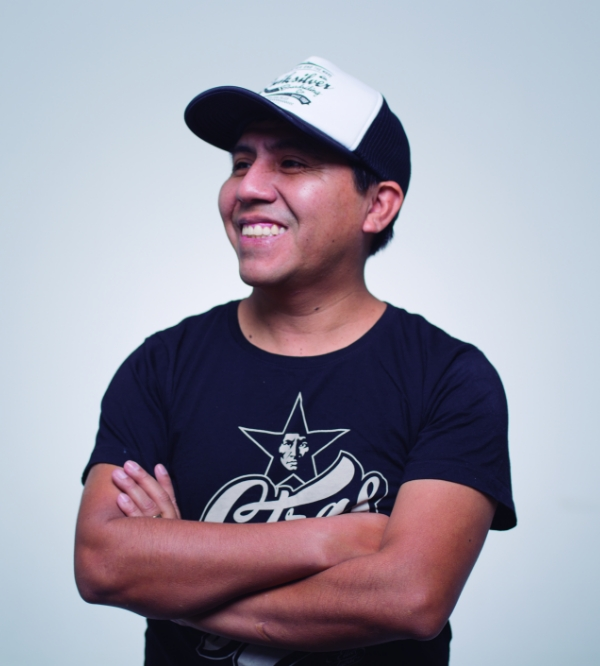 Elliot-Tupac-imagen-biografia-banner-acerca-de-mi-foto